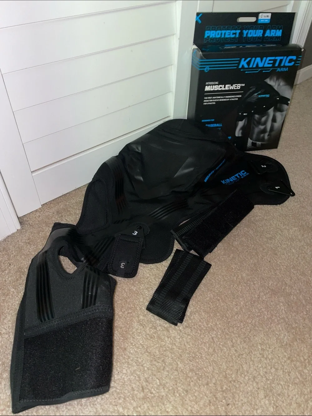 Kinetic Arm MuscleWeb Stress Reduction Sleeve Baseball Adult Right L/XL